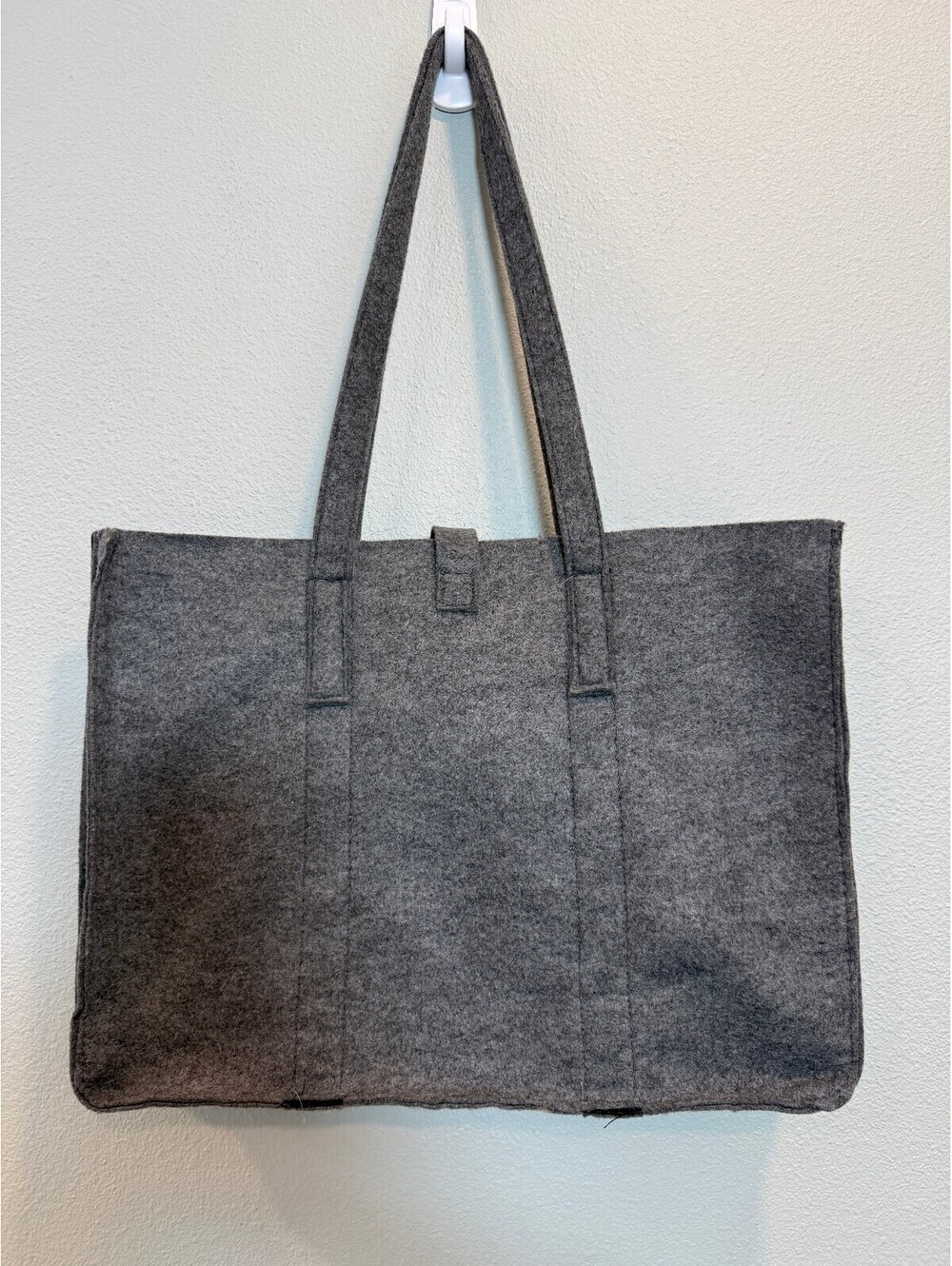 Nike Sportswear Felt Cargo Tote Bag With Embroidered Swoosh NWOT - Picture 3 of 4